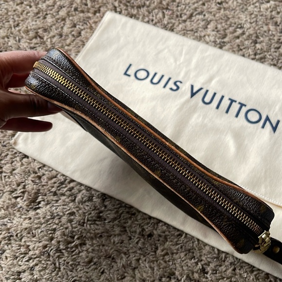 Louis Vuitton Marly Dragonne Monogram Wristlet - Picture 3 of 14